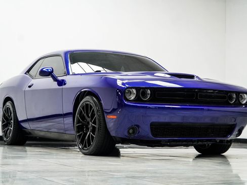 Used 2020 Dodge Challenger R/T Scat Pack w/ Dynamics Package RWD image 4
