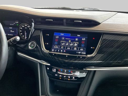 Used 2021 Cadillac XT6 Premium Luxury FWD image 6