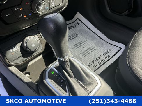 Used 2023 Jeep Renegade Altitude AWD/4WD image 23