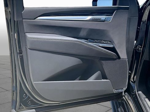 Used 2025 Cadillac Escalade Sport w/ Touring Package AWD/4WD image 24
