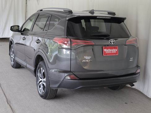 Used 2018 Toyota RAV4 LE w/ All Weather Liner Package AWD/4WD image 22