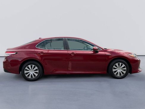 Used 2020 Toyota Camry LE FWD image 2