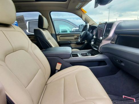 Used 2019 RAM 1500 Limited w/ Advanced Safety Group AWD/4WD image 4