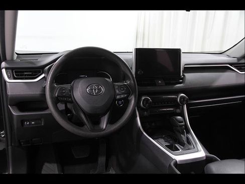 Used 2025 Toyota RAV4 XLE AWD/4WD image 6
