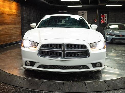 Used 2011 Dodge Charger R/T image 4