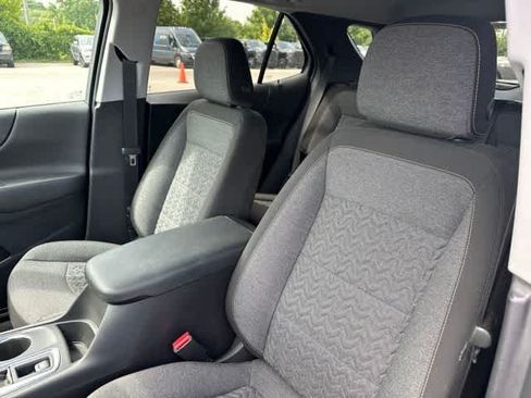 Used 2022 Chevrolet Equinox LT w/ LPO, Floor Liner Package AWD/4WD image 4