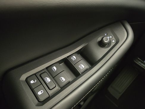 Certified 2024 Jeep Grand Cherokee Limited w/ Black Appearance Package AWD/4WD image 28