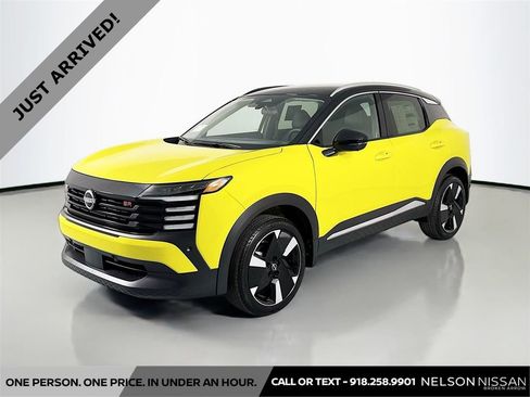 Certified 2025 Nissan Kicks SR image 1