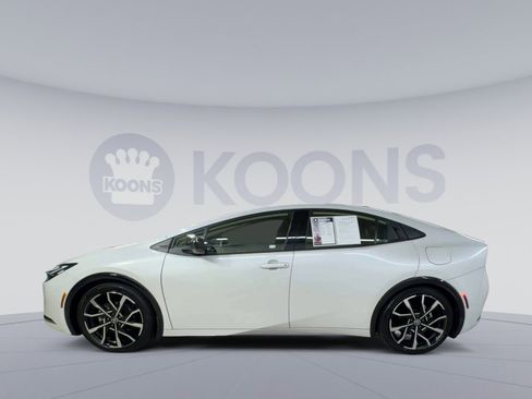Used 2024 Toyota Prius Prime FWD image 7