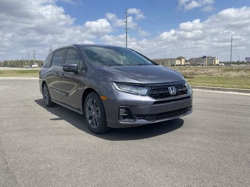New 2026 Honda Odyssey Touring image 7