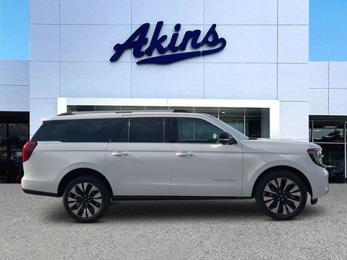 New 2026 Ford Expedition Max Platinum w/ Driver's Package AWD/4WD image 1