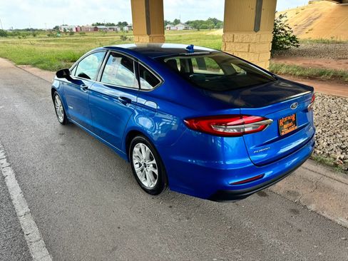 Used 2019 Ford Fusion SE FWD image 5