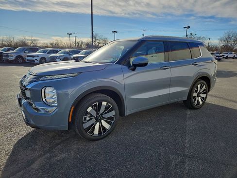 New 2026 Mitsubishi Outlander SEL image 5