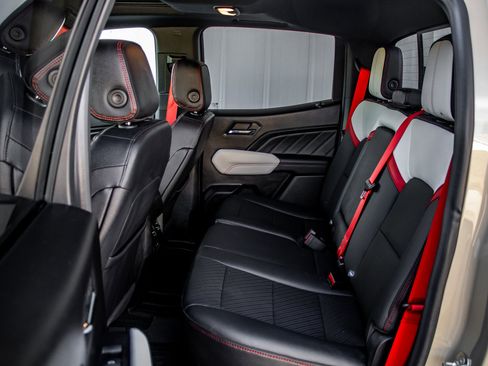 Used 2024 GMC Canyon AT4X image 33