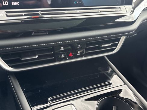 New 2026 Volkswagen Atlas SE FWD image 20