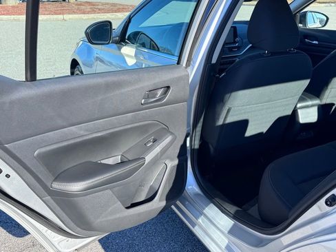 Used 2024 Nissan Altima 2.5 SV image 29