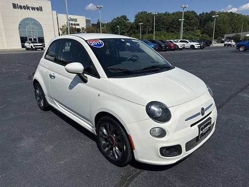 Used 2017 FIAT 500 Pop w/ Sport Appearance Package FWD image 1