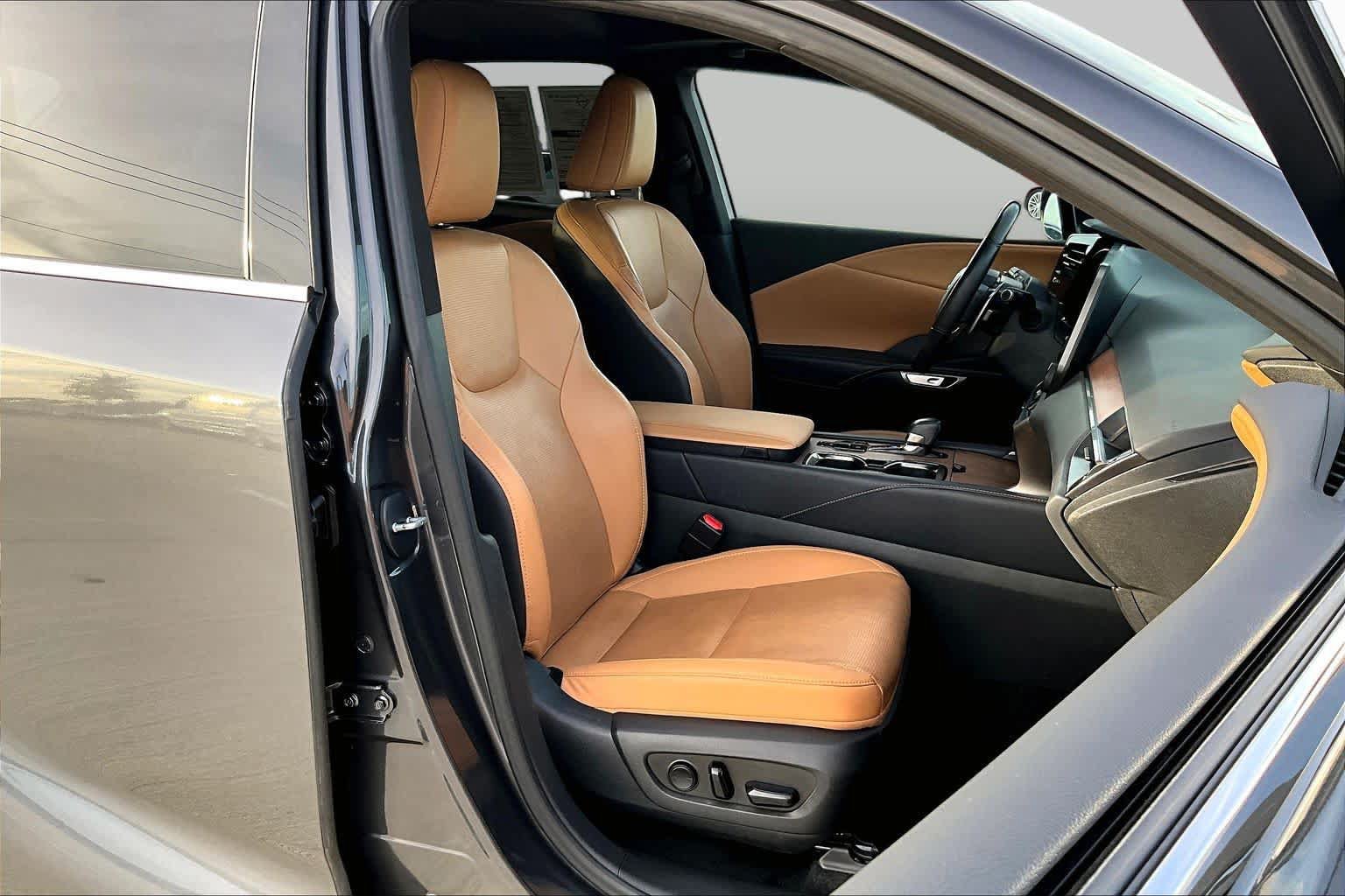 Used 2024 Lexus RX 350 Premium Plus w/ Convenience Package FWD image 8