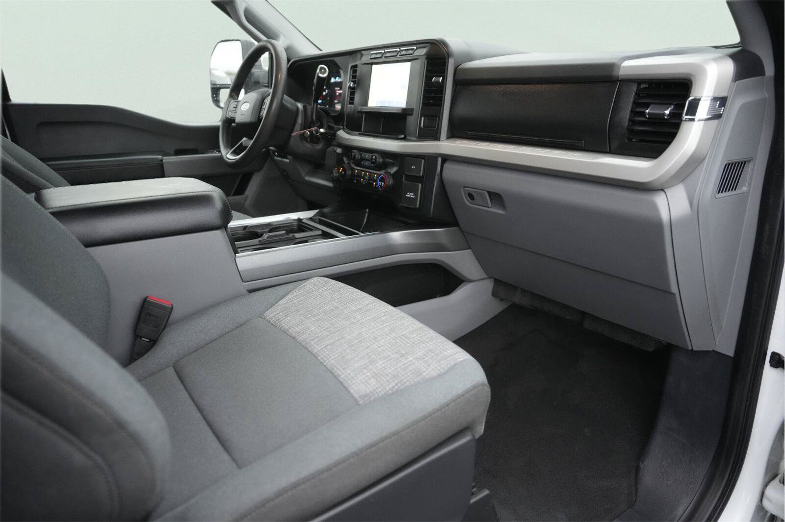 Used 2023 Ford F350 XLT w/ 360-Degree Camera Package AWD/4WD image 17