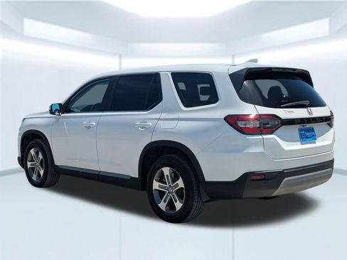 Used 2025 Honda Pilot EX-L image 4