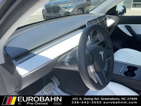 Used 2022 Tesla Model Y Performance AWD/4WD image 7