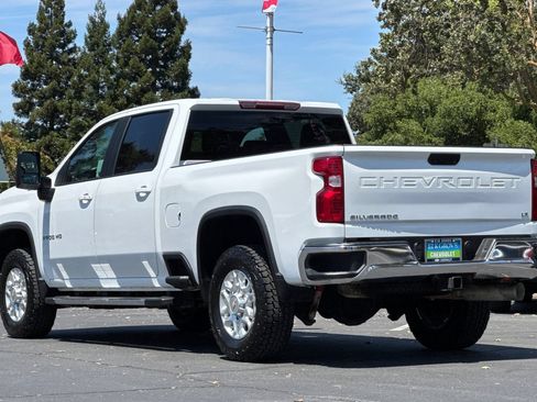 Used 2023 Chevrolet Silverado 2500 LT w/ Convenience Package AWD/4WD image 5