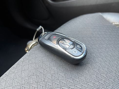 Used 2025 Buick Encore GX Preferred FWD image 18