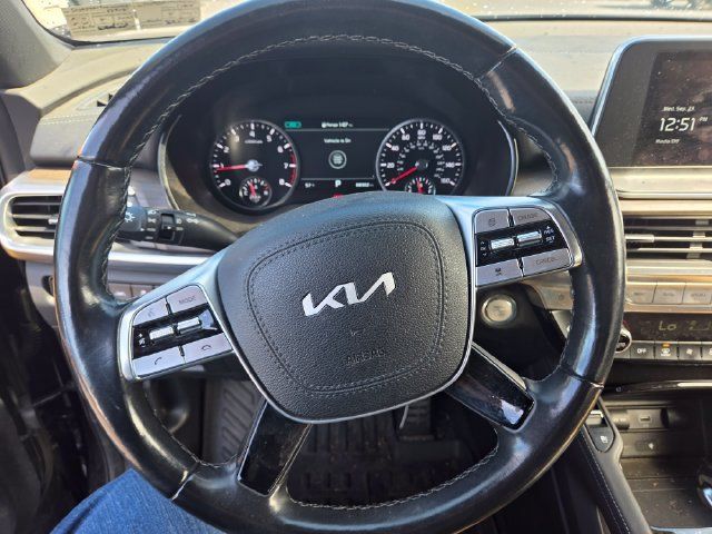 Used 2022 Kia Telluride SX w/ Nightfall Edition Package AWD/4WD image 3