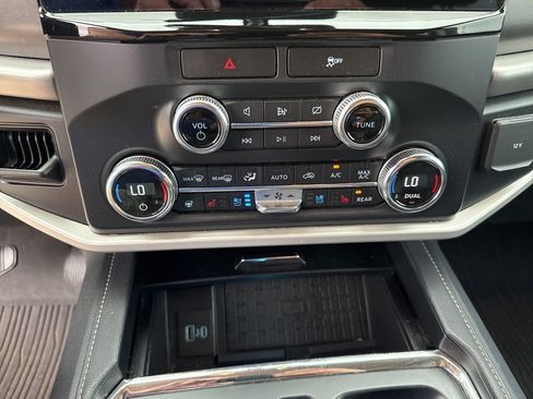 Used 2022 Ford Expedition Max XLT image 24