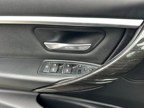 Used 2017 BMW 330e RWD image 10