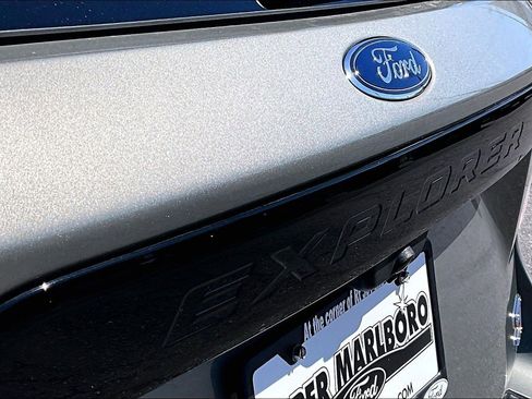 Used 2020 Ford Explorer ST w/ ST Street Pack image 8