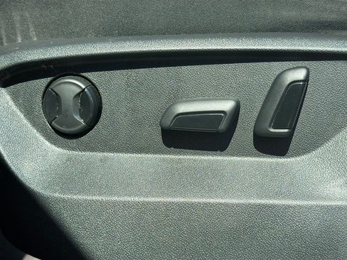 Used 2021 Volkswagen Atlas SE image 25