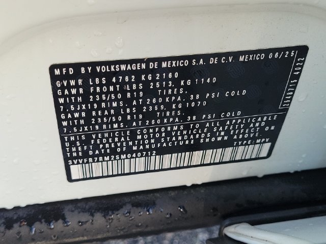 Used 2025 Volkswagen Tiguan SE FWD image 31