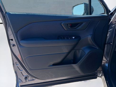 Certified 2025 Subaru Forester Premium image 19