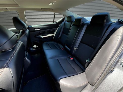 Used 2021 Nissan Altima 2.5 SR w/ SR Premium Package FWD image 14