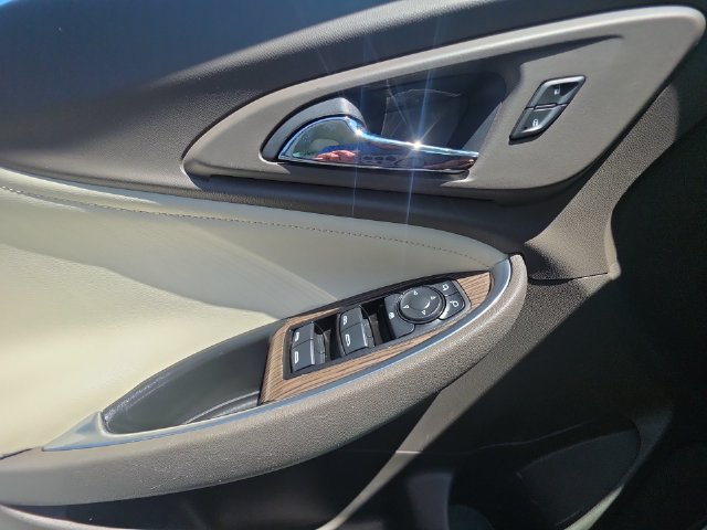 Used 2019 Chevrolet Malibu LT w/ Leather Package FWD image 22