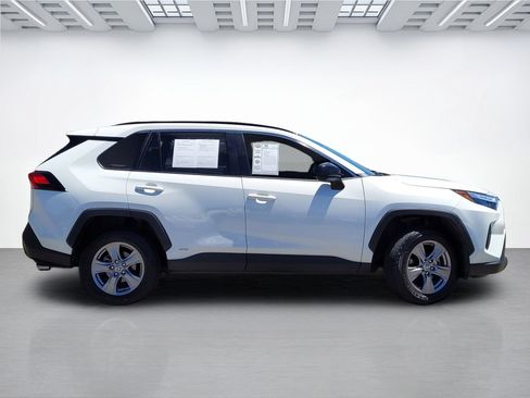 Used 2025 Toyota RAV4 LE AWD/4WD image 3