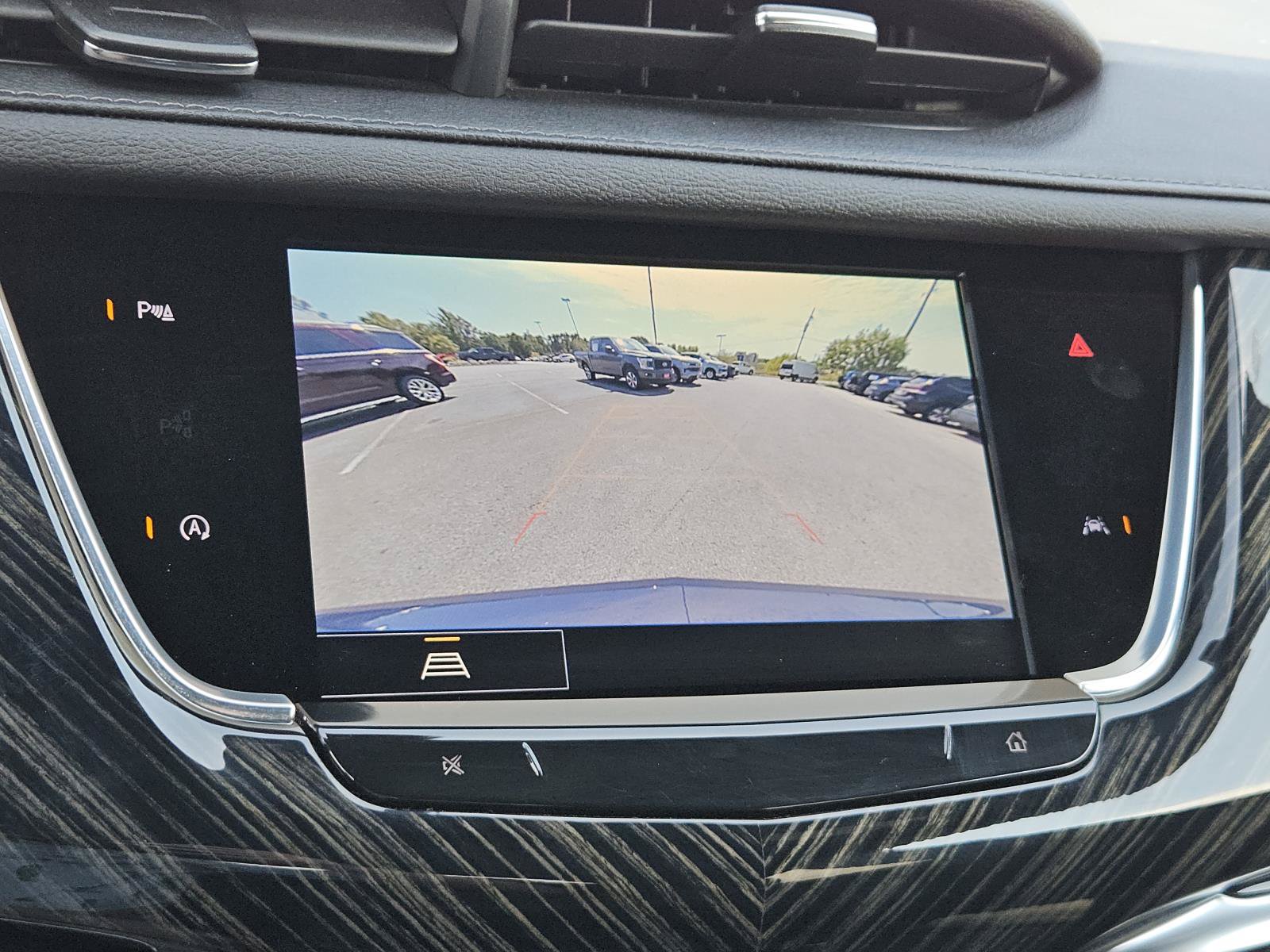 Used 2024 Cadillac XT6 Premium Luxury FWD image 18