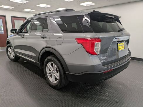 Used 2023 Ford Explorer XLT image 6
