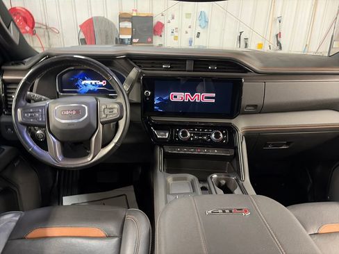 Used 2024 GMC Sierra 2500 AT4 w/ Snow Plow Prep/Camper Package AWD/4WD image 18