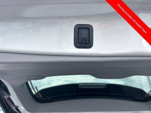 Used 2017 Toyota Highlander Limited AWD/4WD image 20