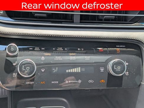 Used 2025 INFINITI QX60 Luxe w/ Vision Package FWD image 19