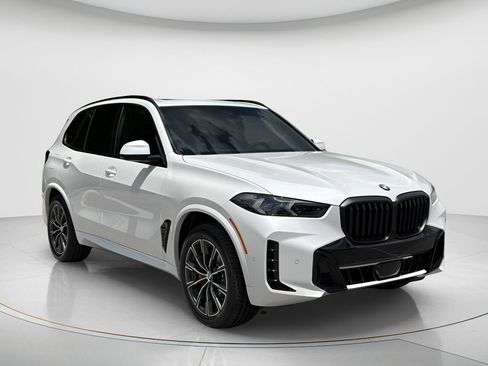 New 2026 BMW X5 xDrive40i w/ M Sport Package AWD/4WD image 3