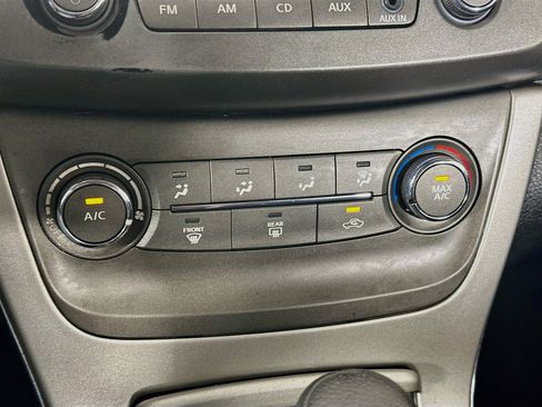 Used 2014 Nissan Sentra SV FWD image 21