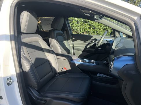 New 2026 Chevrolet Equinox EV LT AWD/4WD image 32