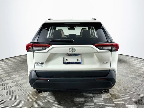 Used 2022 Toyota RAV4 XLE Premium FWD image 4