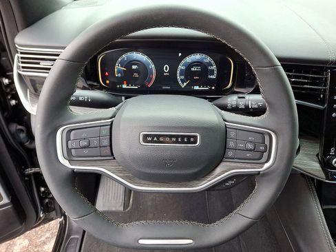 New 2023 Jeep Wagoneer Series III w/ Convenience Group I AWD/4WD image 17