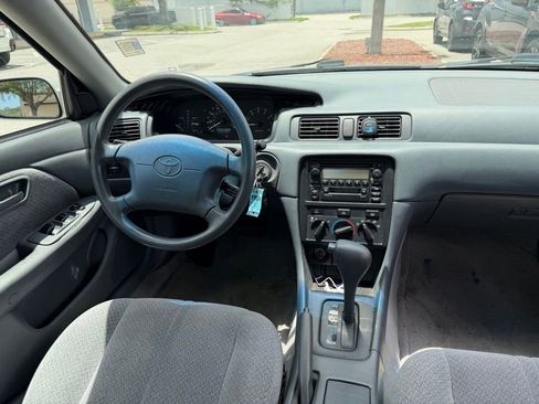 Used 2000 Toyota Camry LE FWD image 21