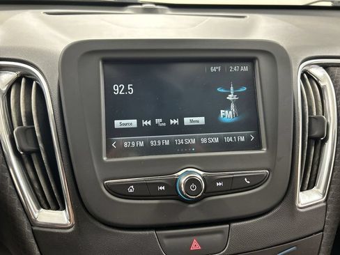 Used 2017 Chevrolet Malibu LT FWD image 14