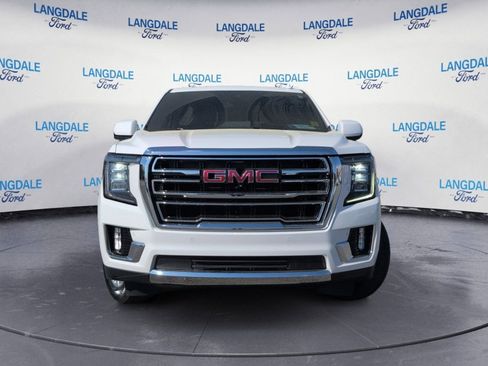 Used 2023 GMC Yukon SLT w/ SLT Luxury Package image 12